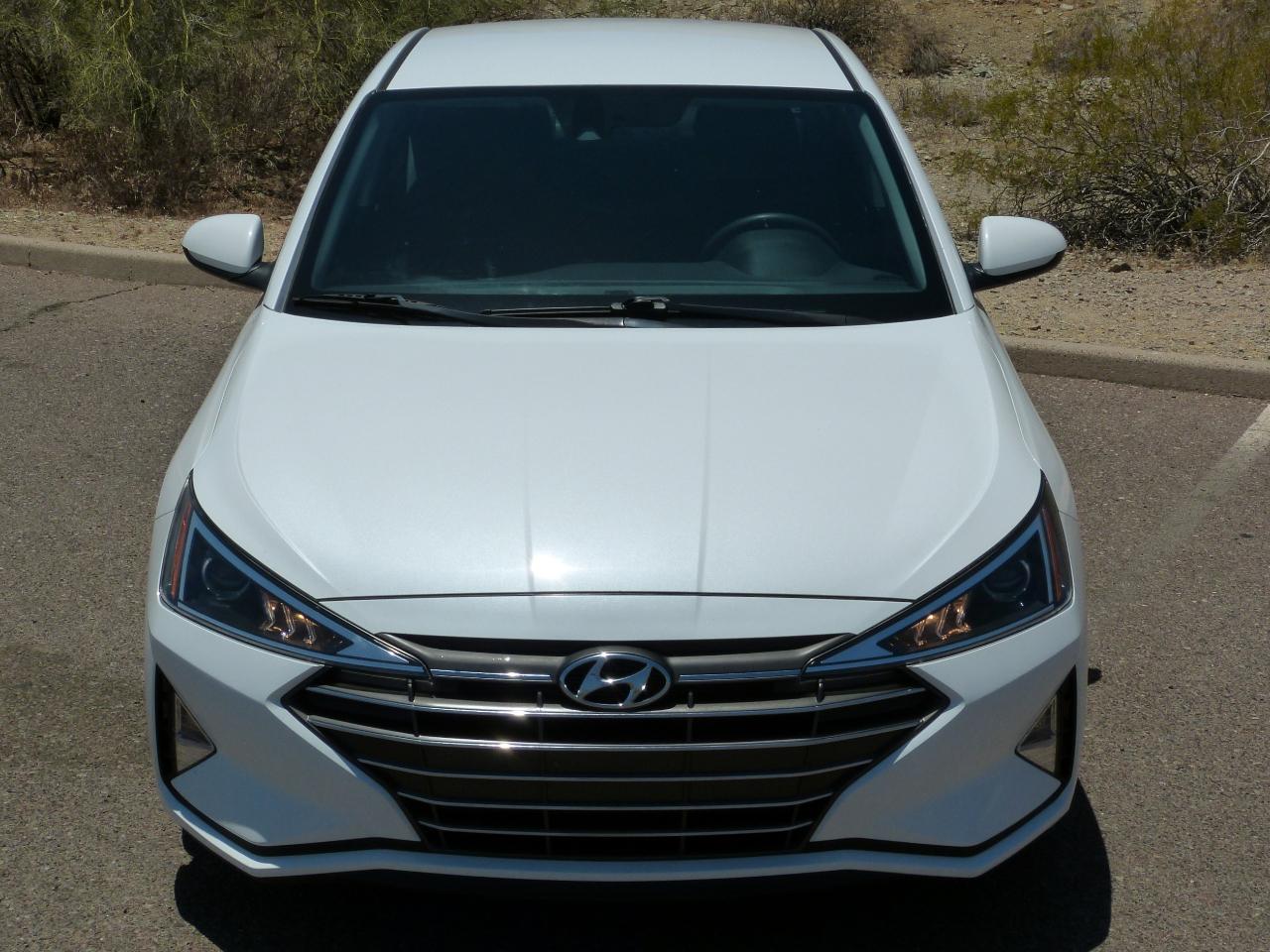 Hyundai Elantra SE 6AT 2019