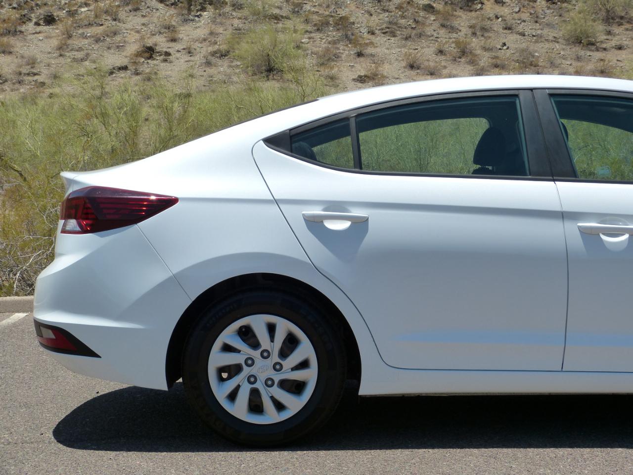 Hyundai Elantra SE 6AT 2019