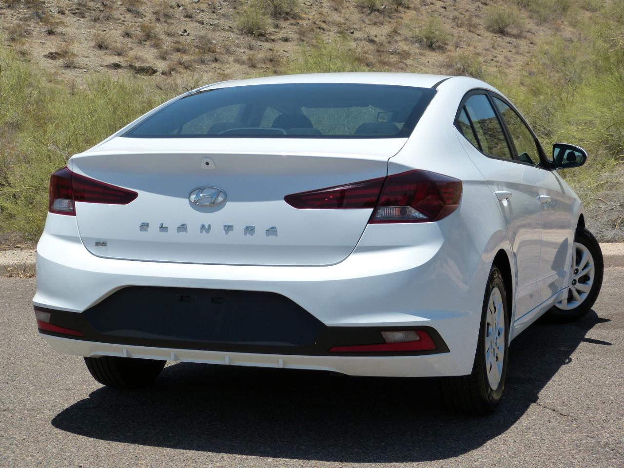Hyundai Elantra SE 6AT 2019