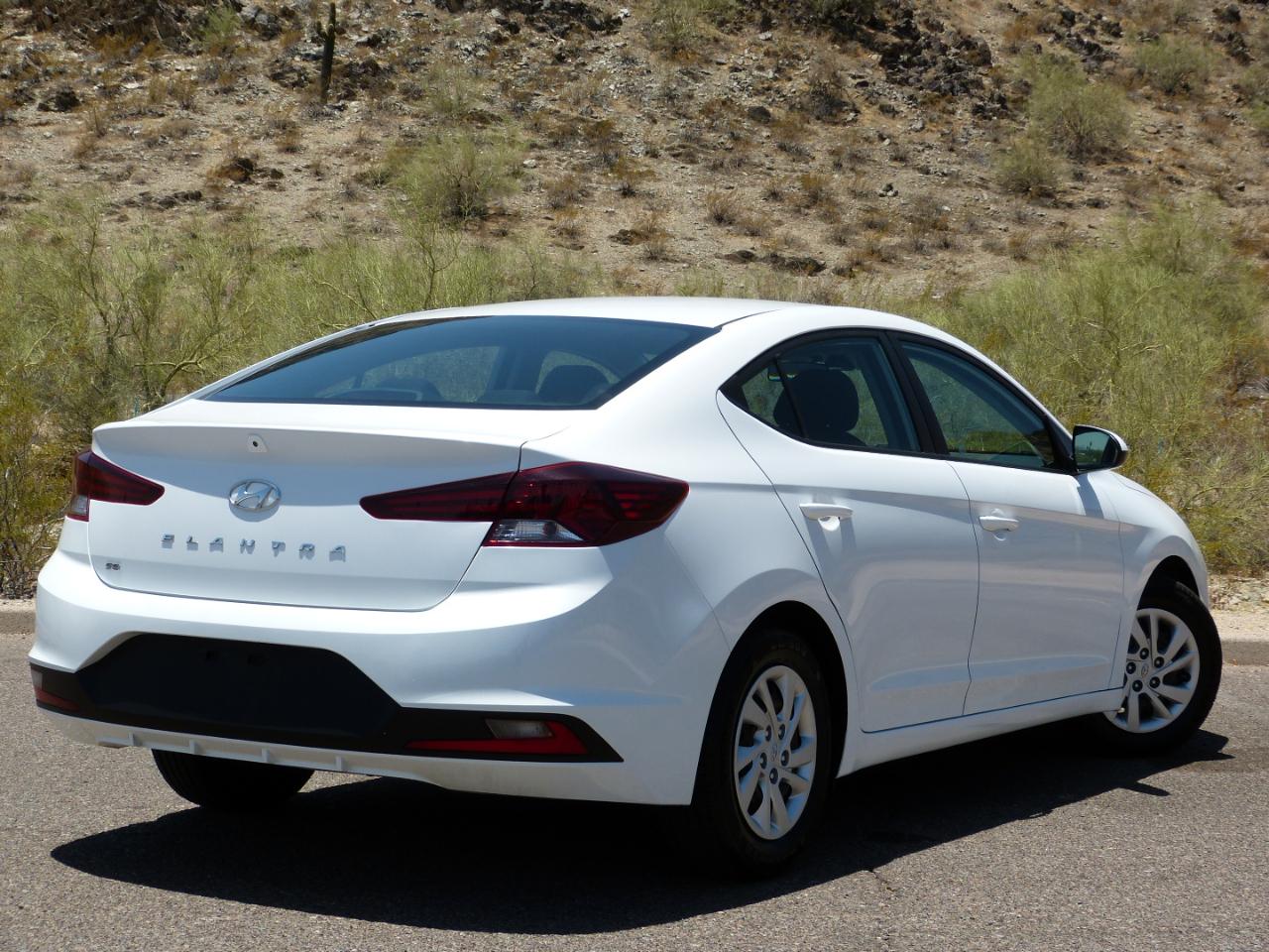 Hyundai Elantra SE 6AT 2019