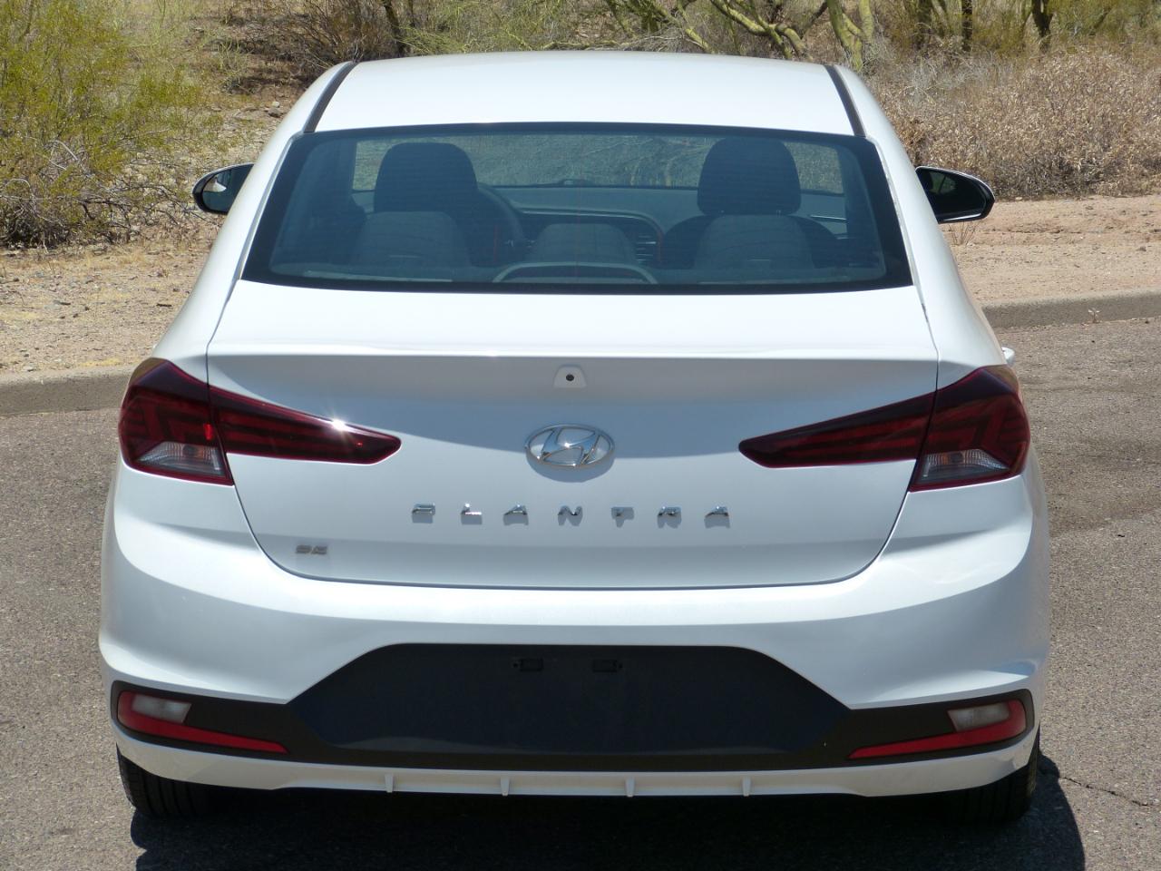 Hyundai Elantra SE 6AT 2019