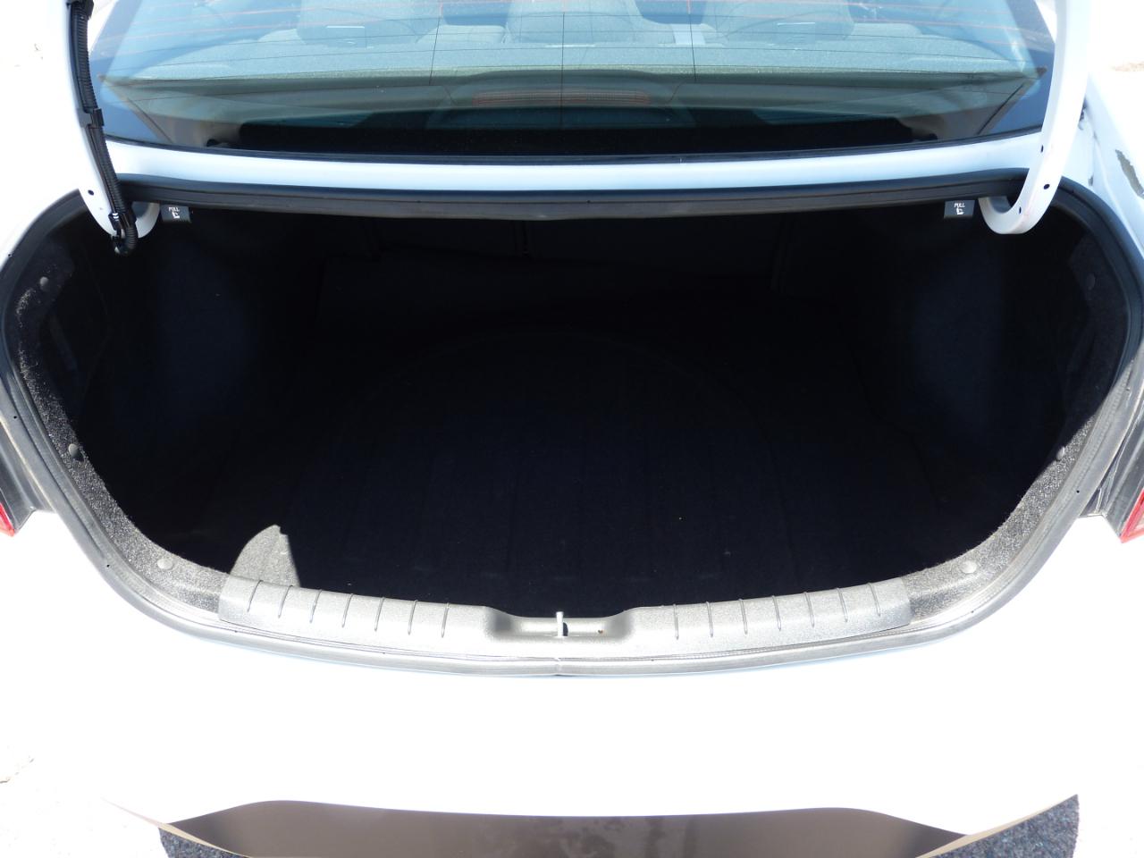 Hyundai Elantra SE 6AT 2019