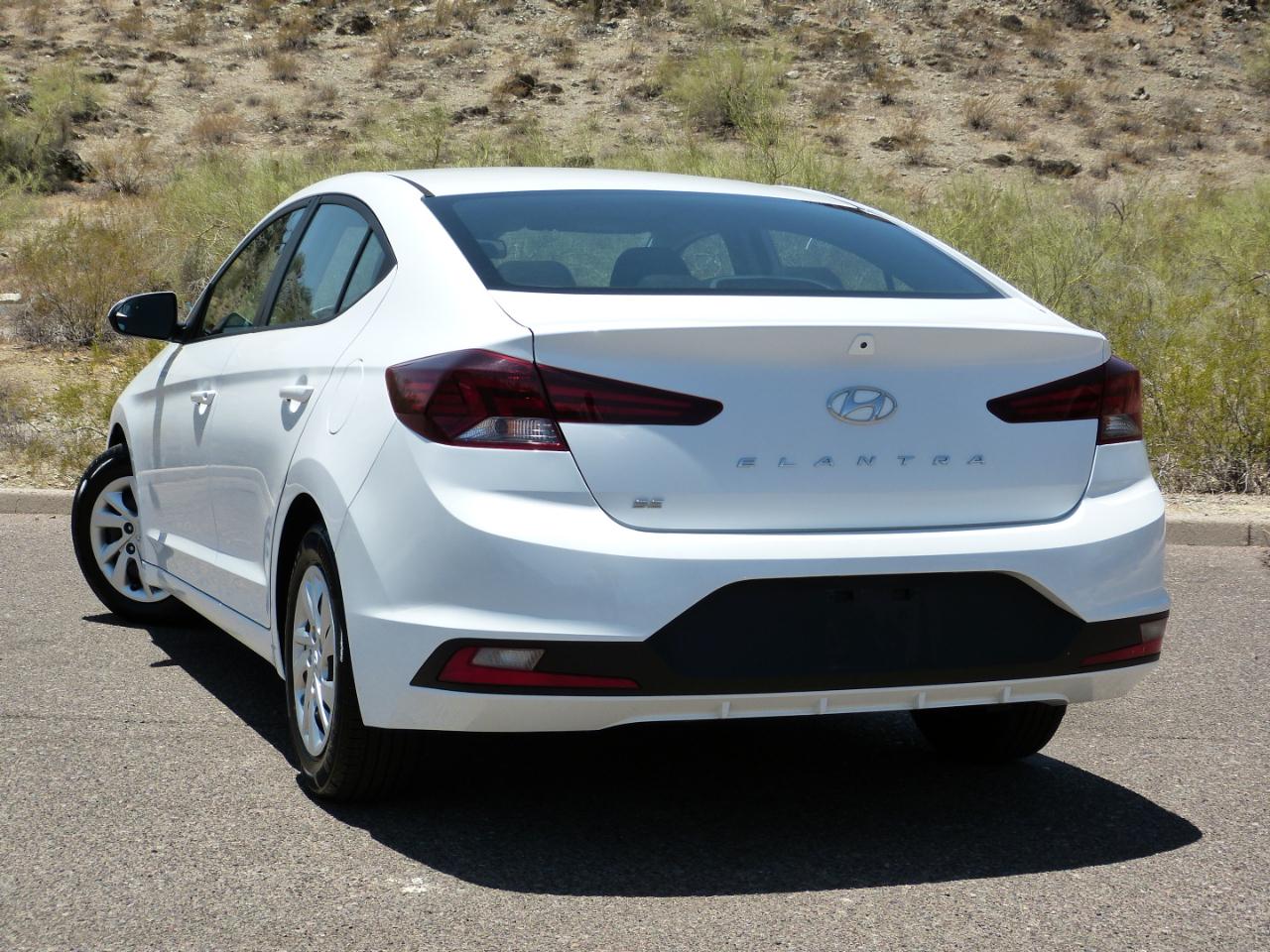 Hyundai Elantra SE 6AT 2019