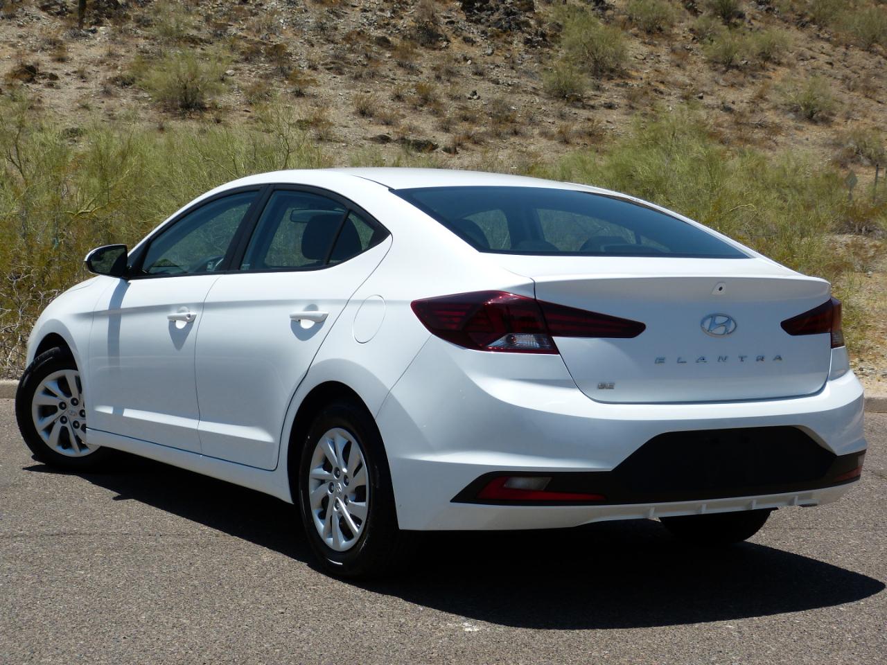 Hyundai Elantra SE 6AT 2019
