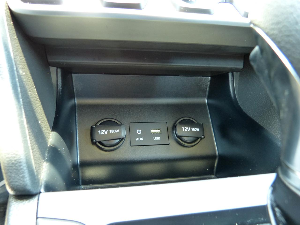 Hyundai Elantra SE 6AT 2019