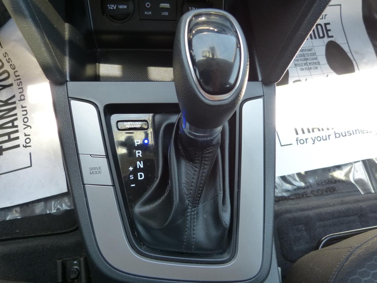 Hyundai Elantra SE 6AT 2019