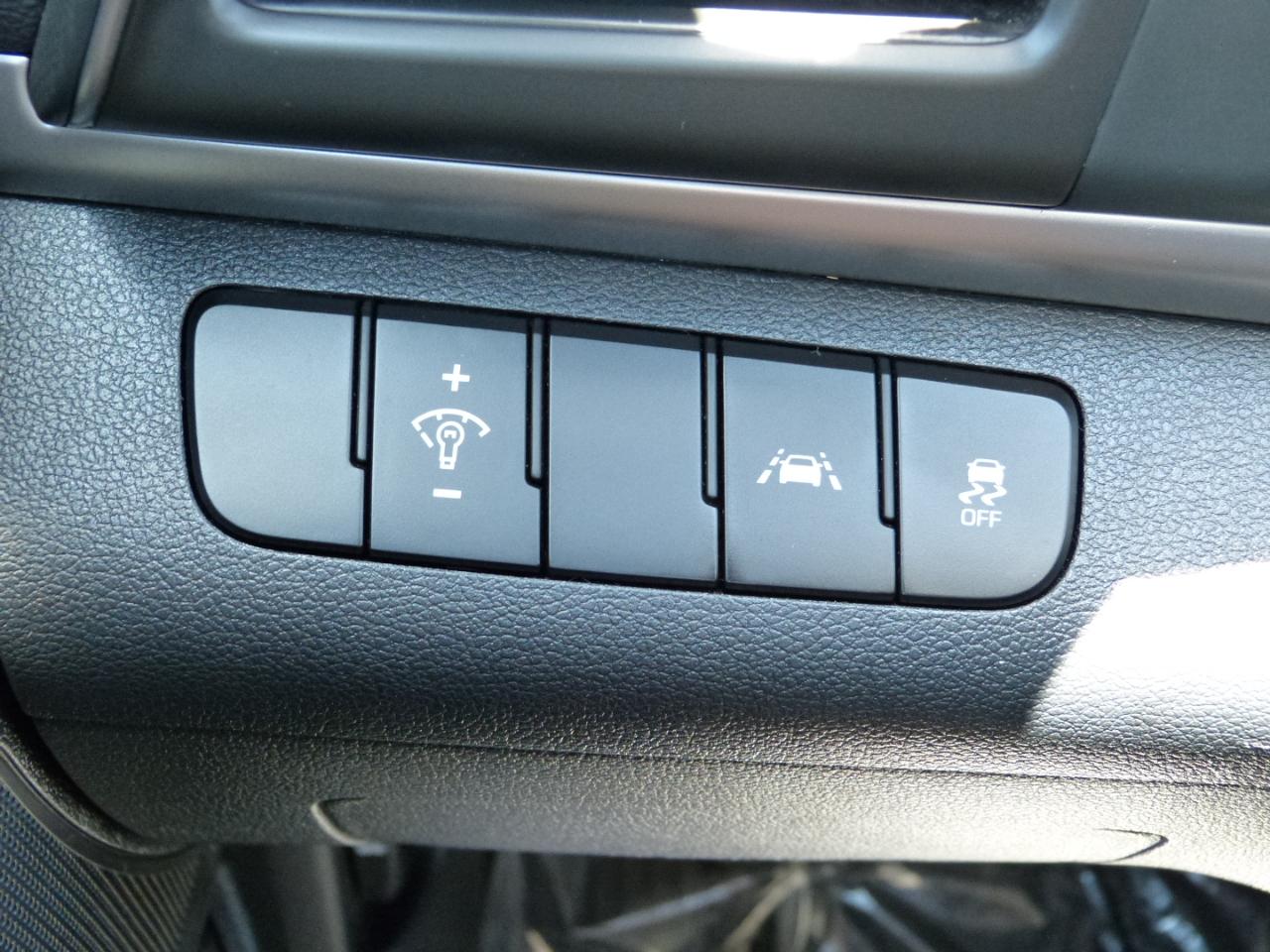 Hyundai Elantra SE 6AT 2019