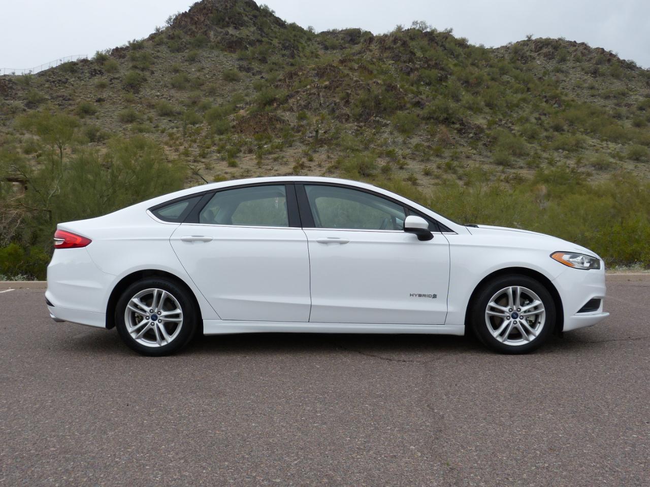 Ford Fusion Hybrid S 2018