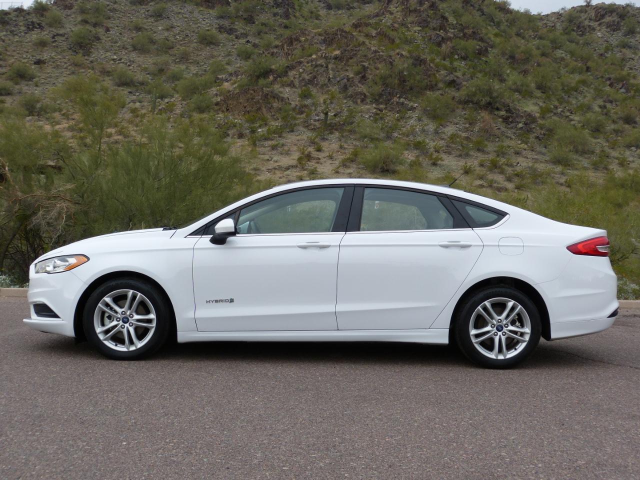 Ford Fusion Hybrid S 2018
