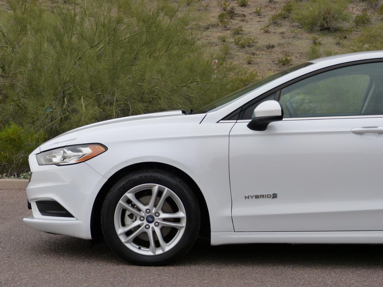 Ford Fusion Hybrid S 2018