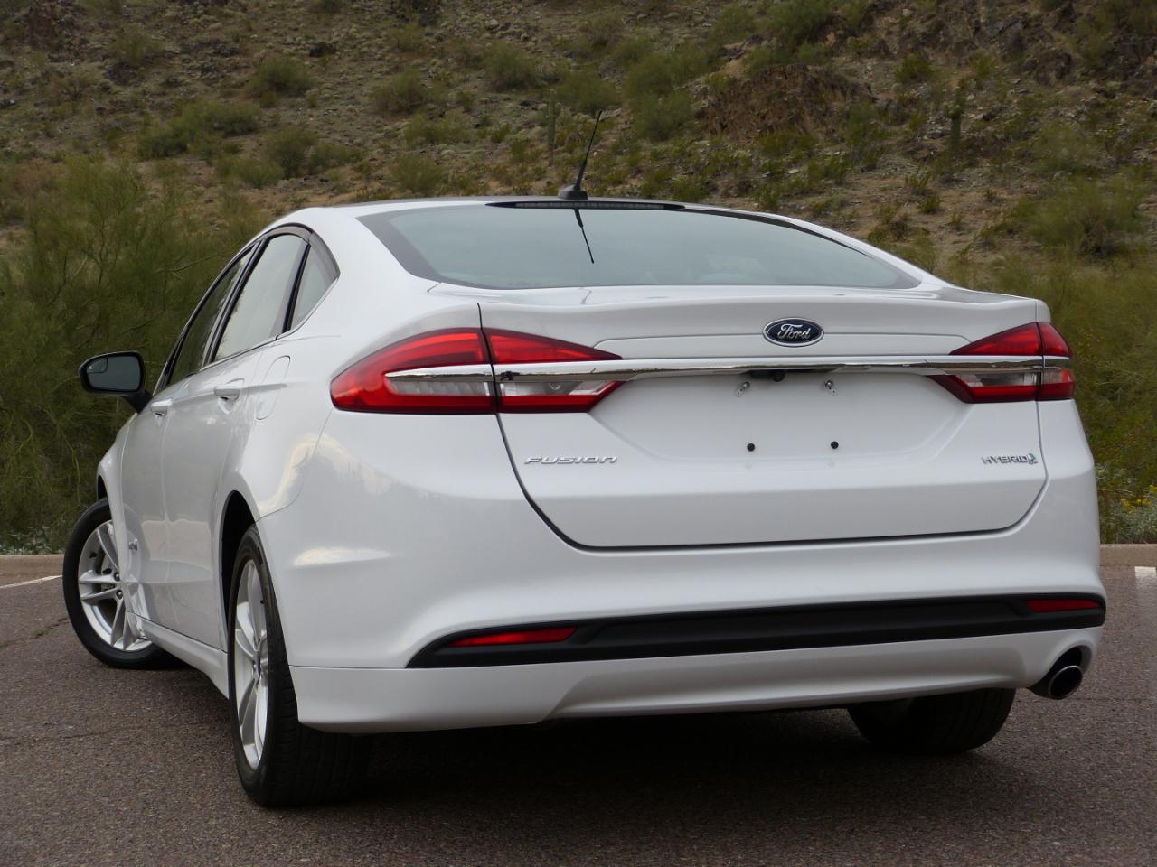 Ford Fusion Hybrid S 2018