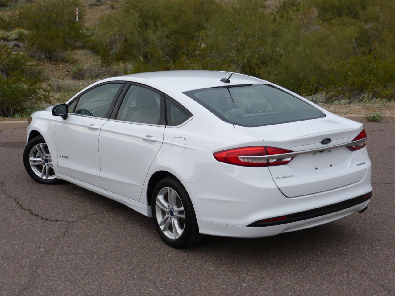 Ford Fusion Hybrid S 2018