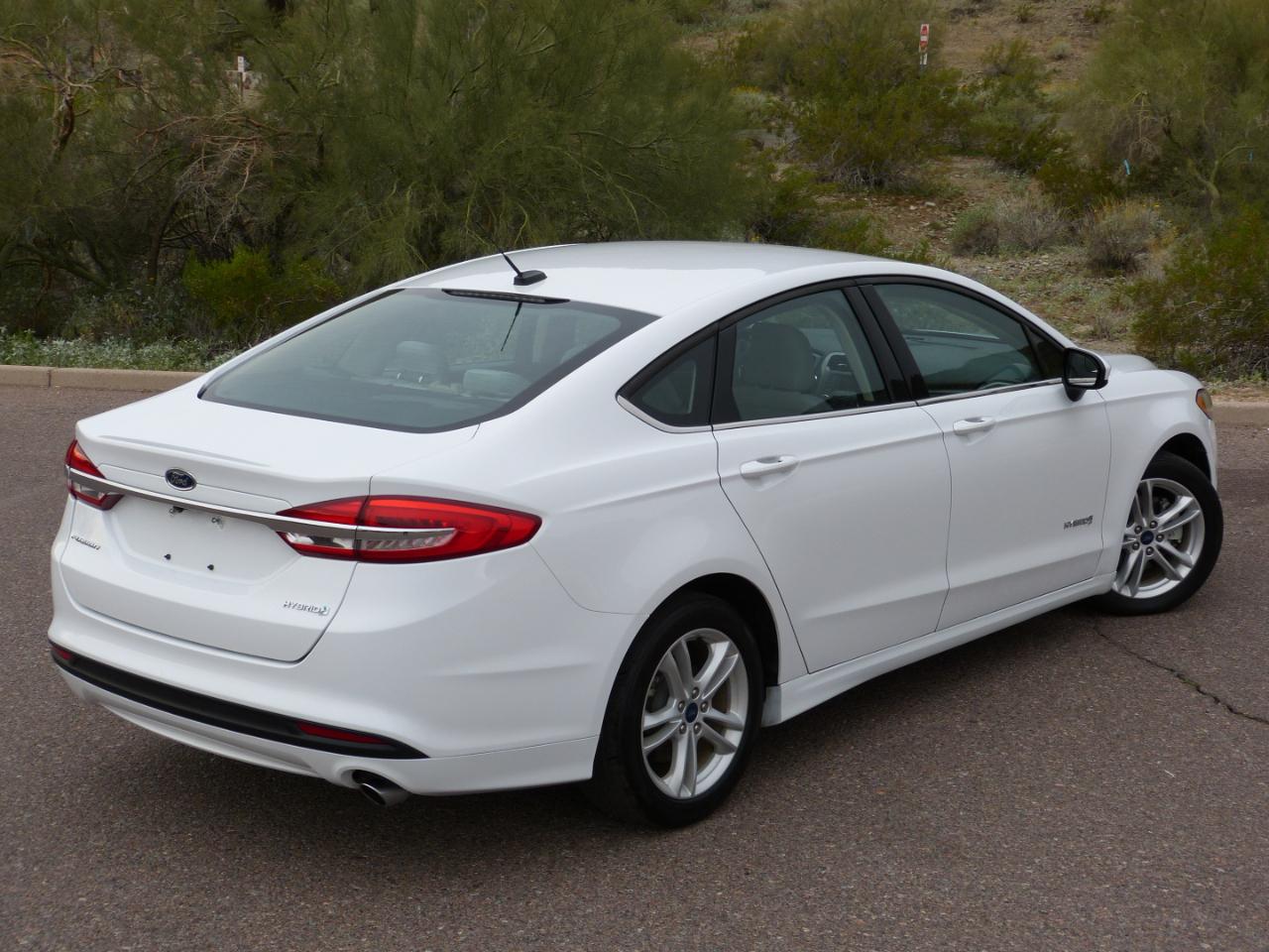 Ford Fusion Hybrid S 2018