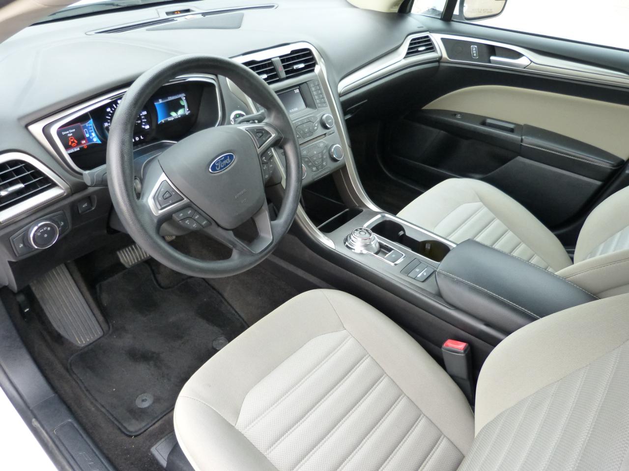 Ford Fusion Hybrid S 2018
