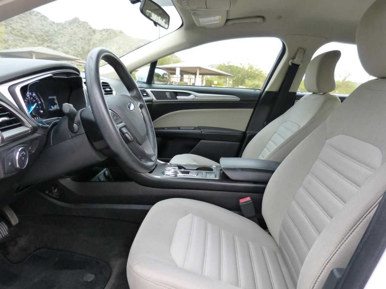 Ford Fusion Hybrid S 2018