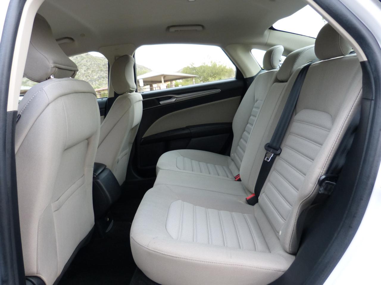 Ford Fusion Hybrid S 2018
