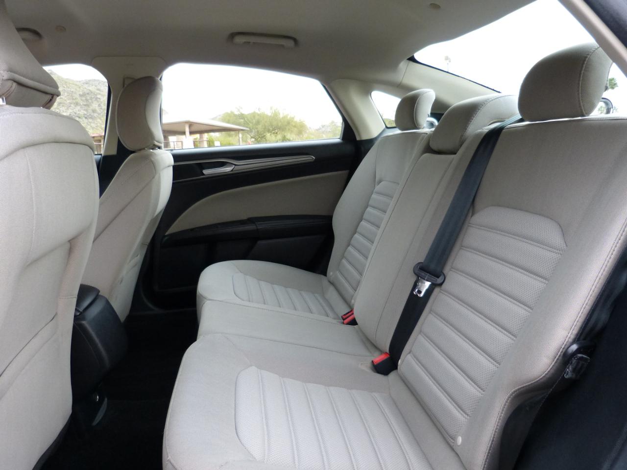 Ford Fusion Hybrid S 2018