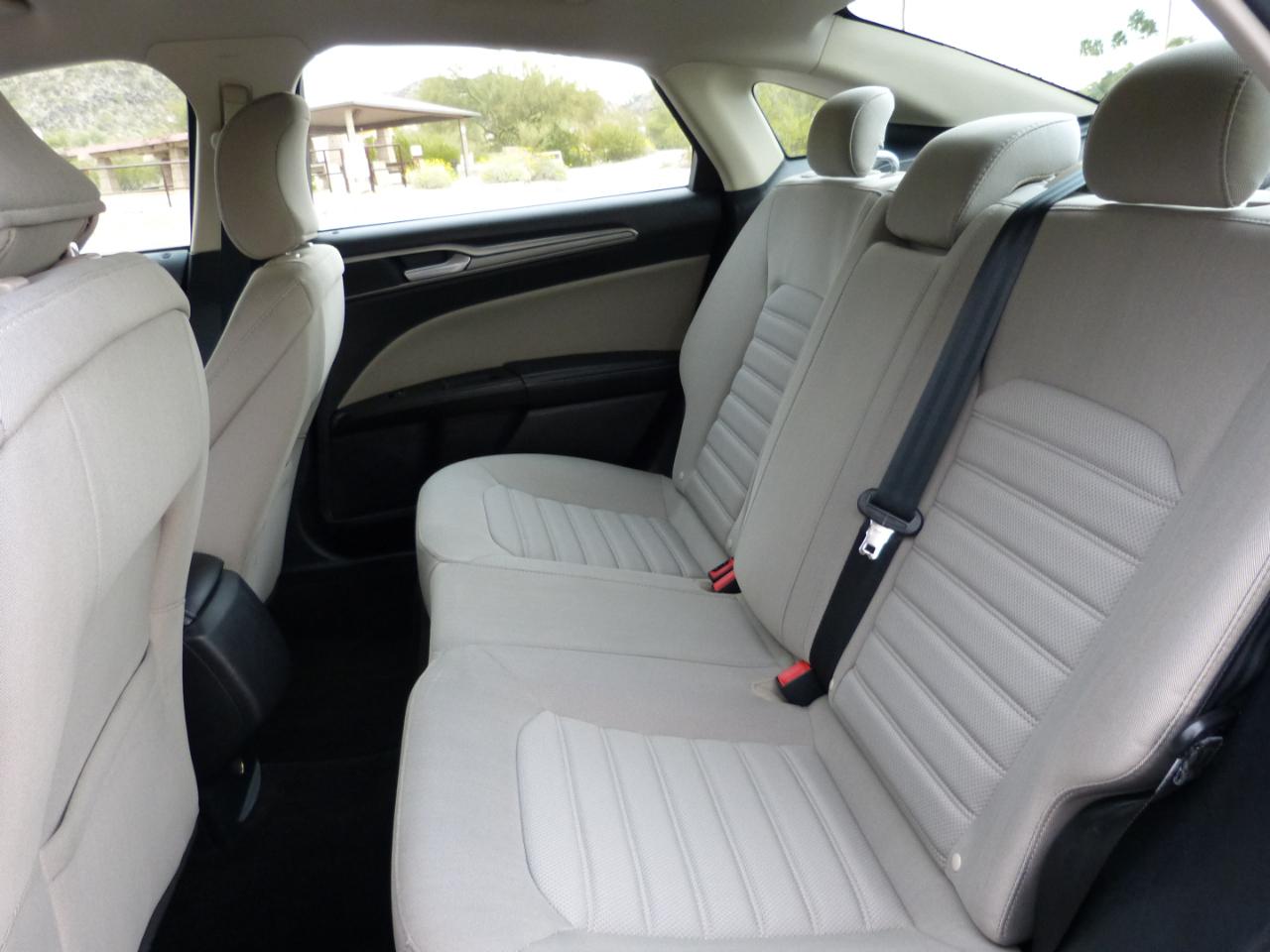Ford Fusion Hybrid S 2018
