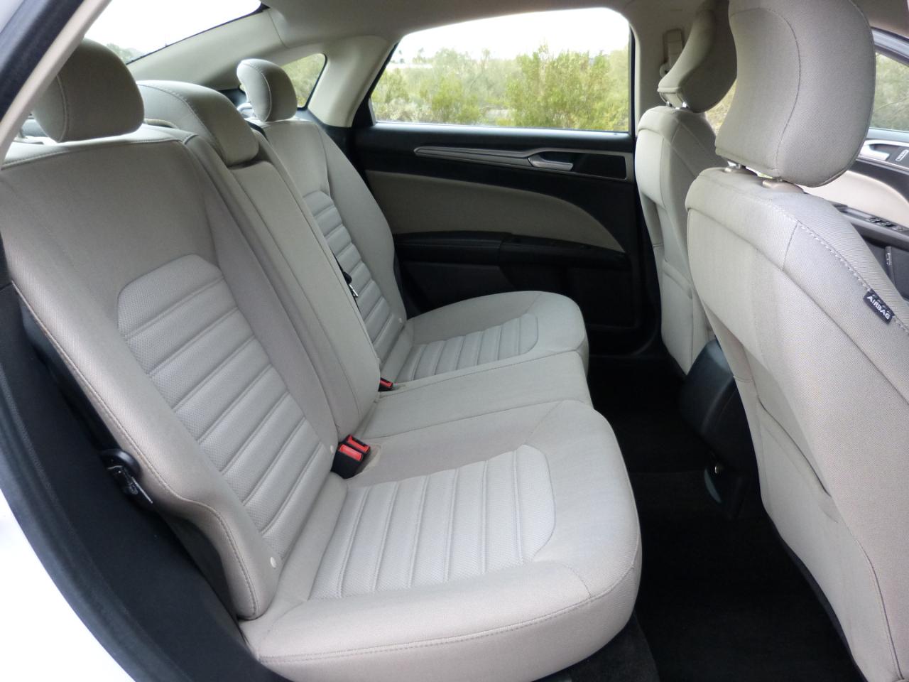 Ford Fusion Hybrid S 2018