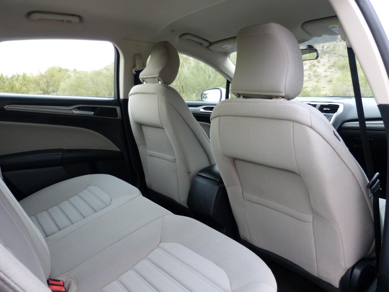 Ford Fusion Hybrid S 2018
