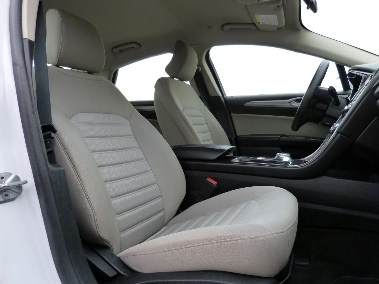Ford Fusion Hybrid S 2018