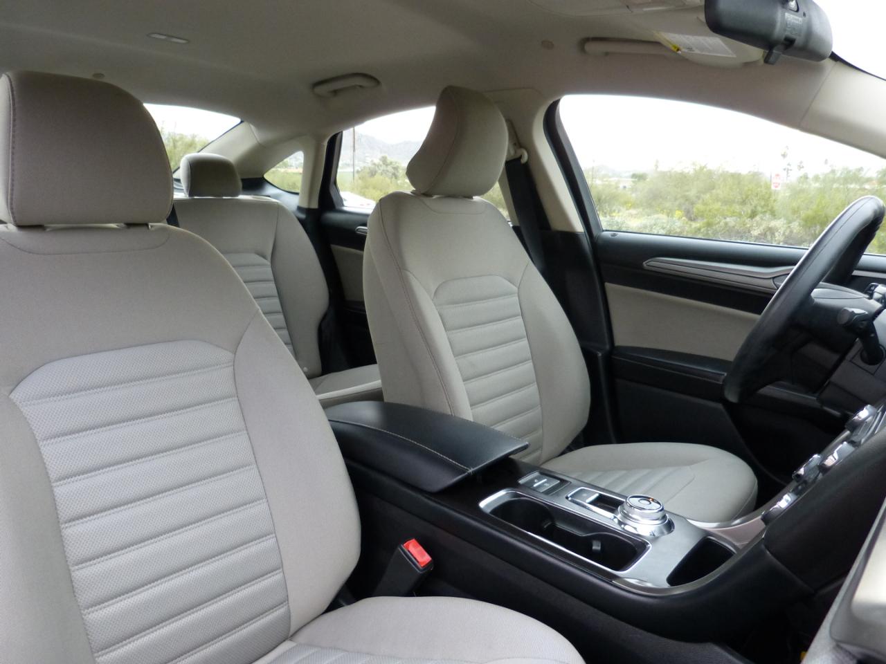 Ford Fusion Hybrid S 2018