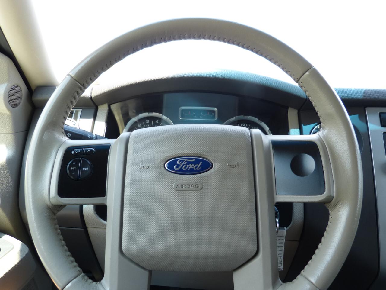 Ford Expedition XL 4WD 2013