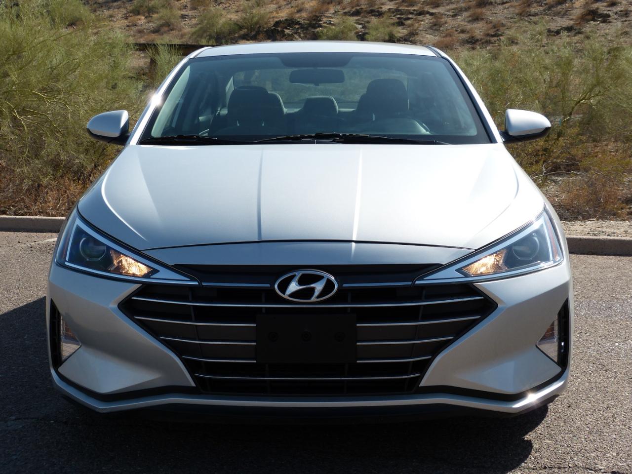 Hyundai Elantra SE 6M 2020