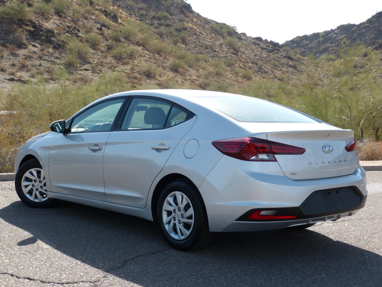 Hyundai Elantra SE 6M 2020