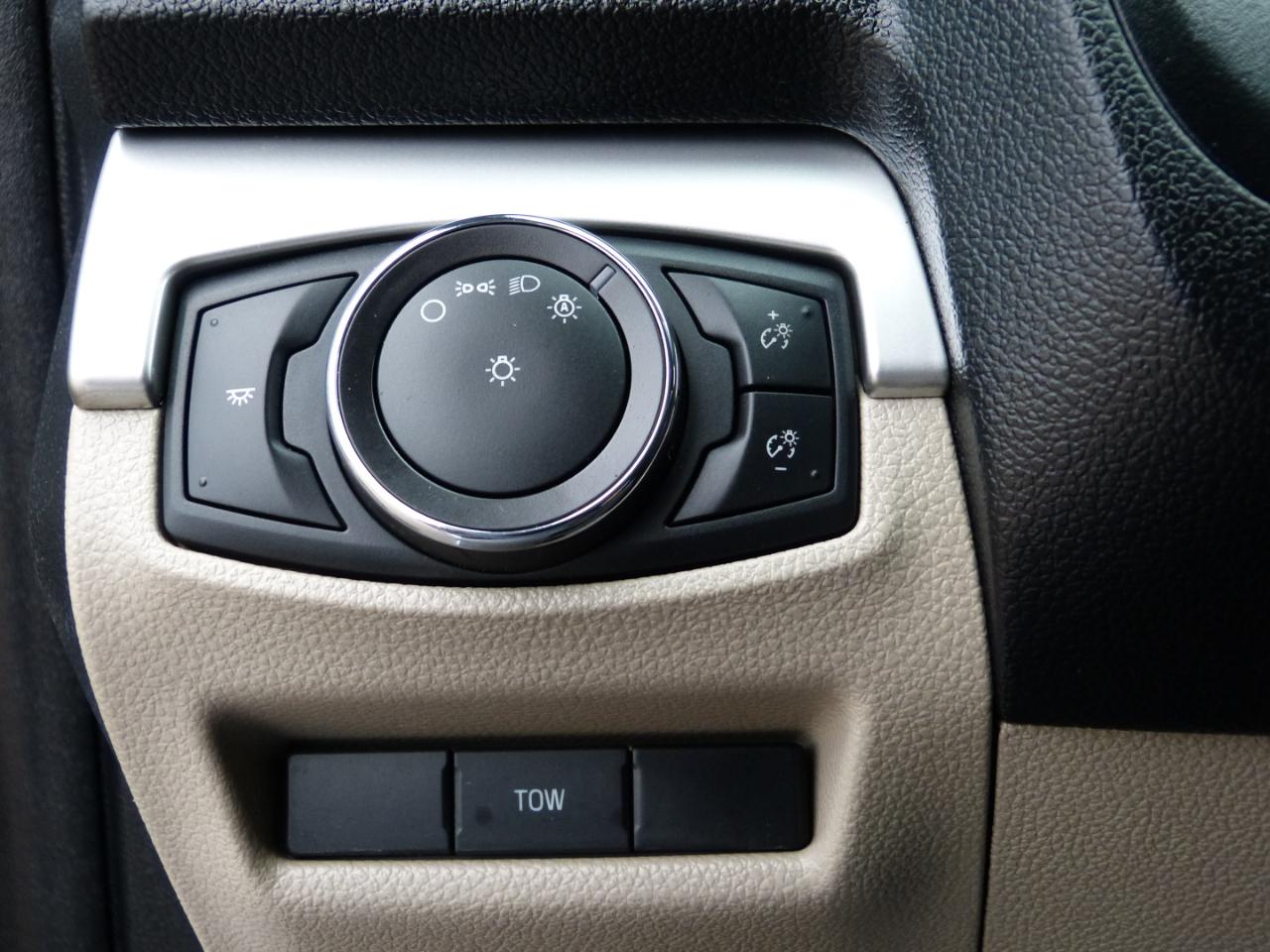 Ford Explorer XLT 4WD 2018