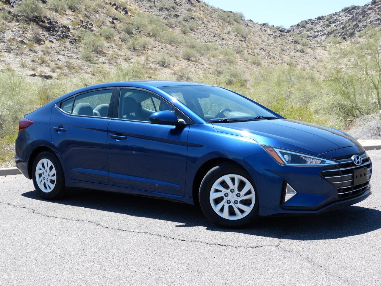 Hyundai Elantra SE 6AT 2020