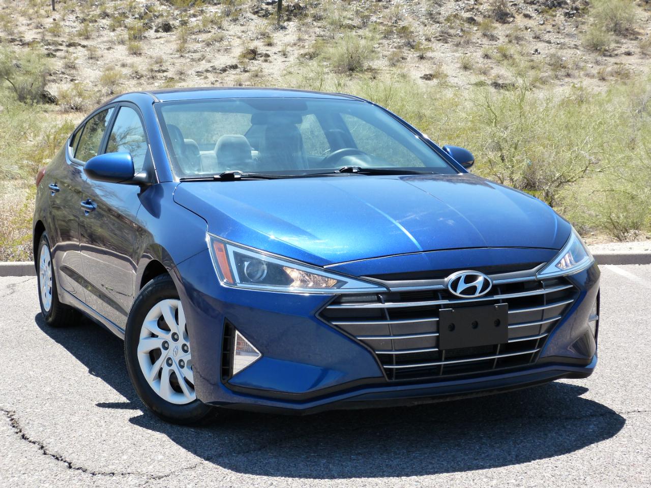 Hyundai Elantra SE 6AT 2020