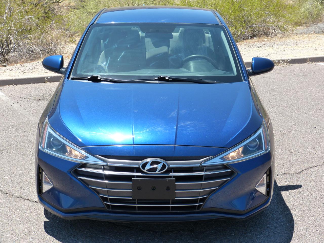 Hyundai Elantra SE 6AT 2020