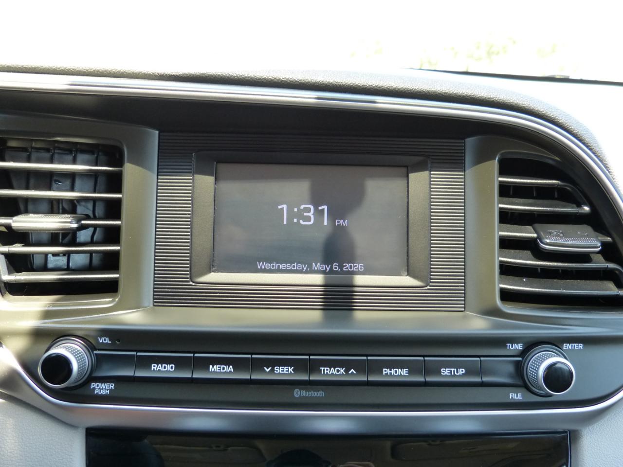 Hyundai Elantra SE 6AT 2020