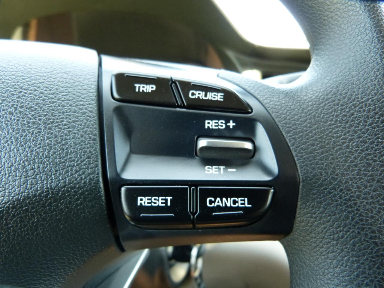 Hyundai Elantra SE 6AT 2020
