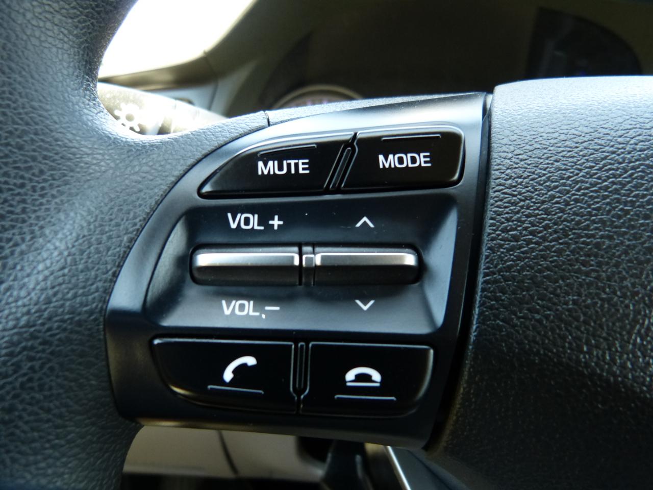 Hyundai Elantra SE 6AT 2020