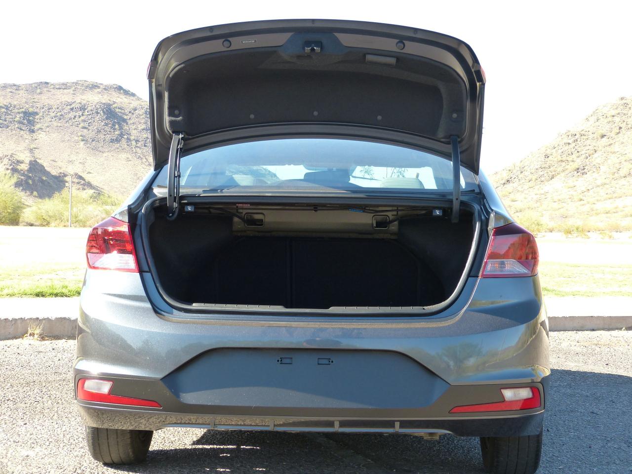 Hyundai Elantra SE 4D Sedan at 2019