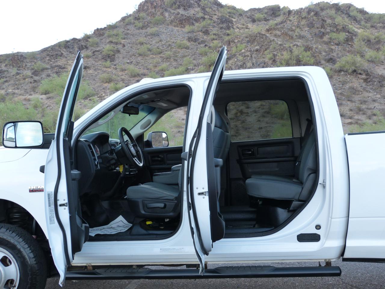 RAM 3500 Tradesman Crew Cab 4WD DRW 2016