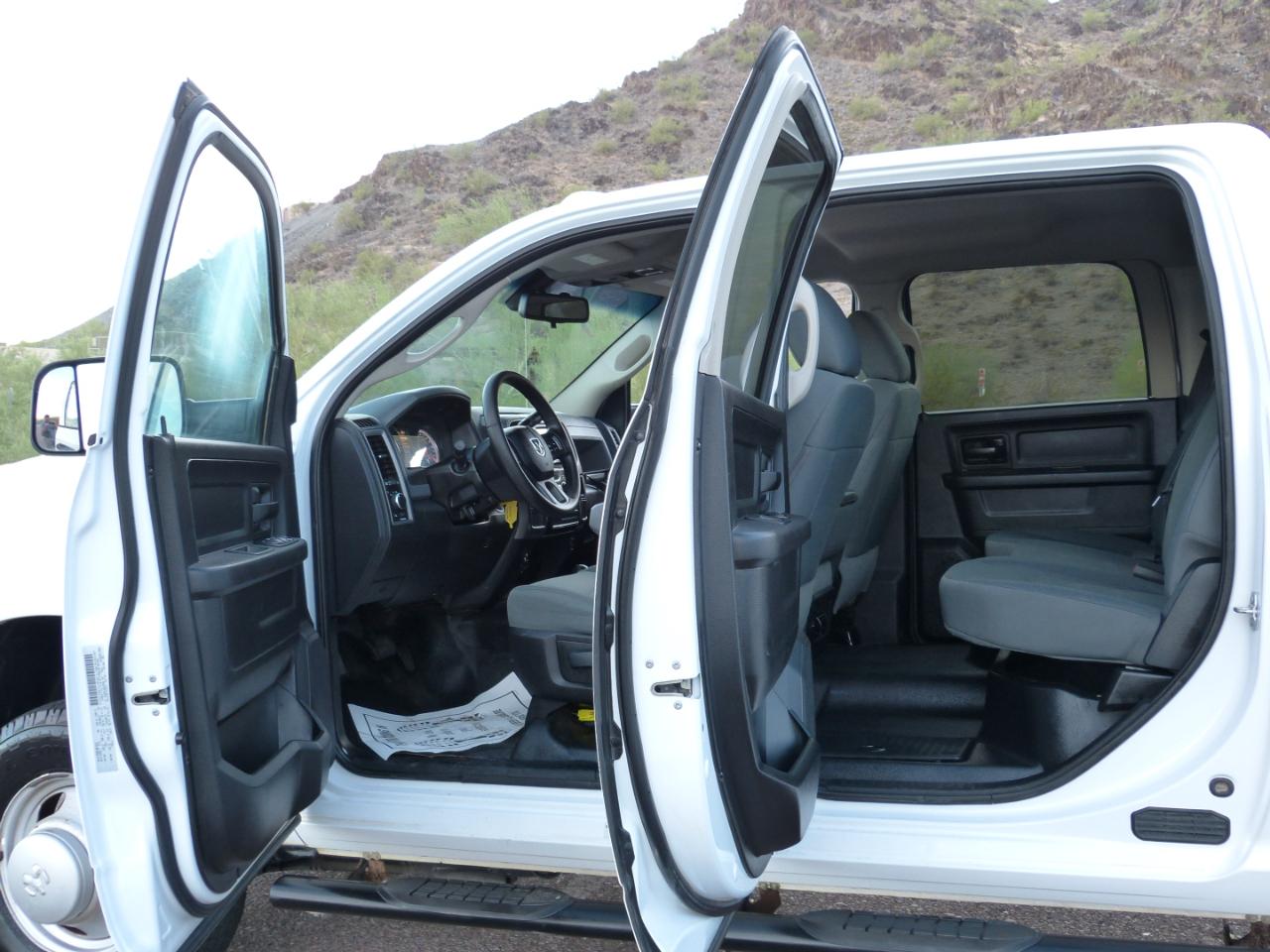RAM 3500 Tradesman Crew Cab 4WD DRW 2016