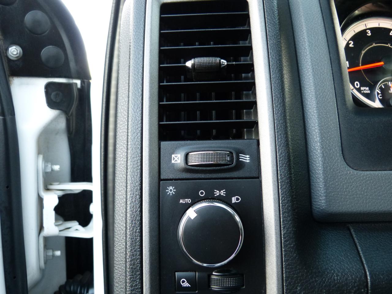 RAM 3500 Tradesman Crew Cab 4WD DRW 2016