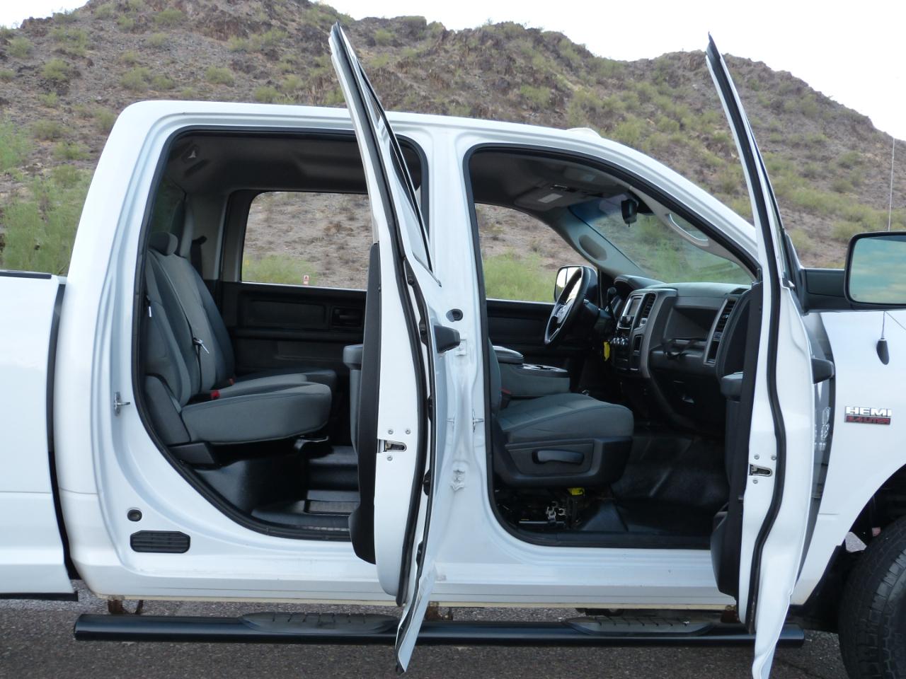 RAM 3500 Tradesman Crew Cab 4WD DRW 2016