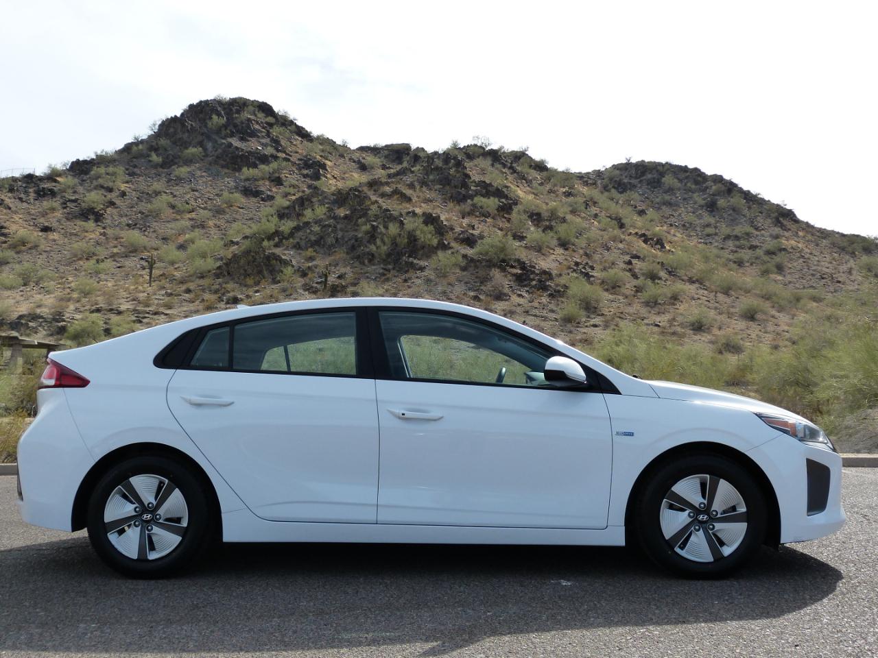 Hyundai Ioniq photo 11