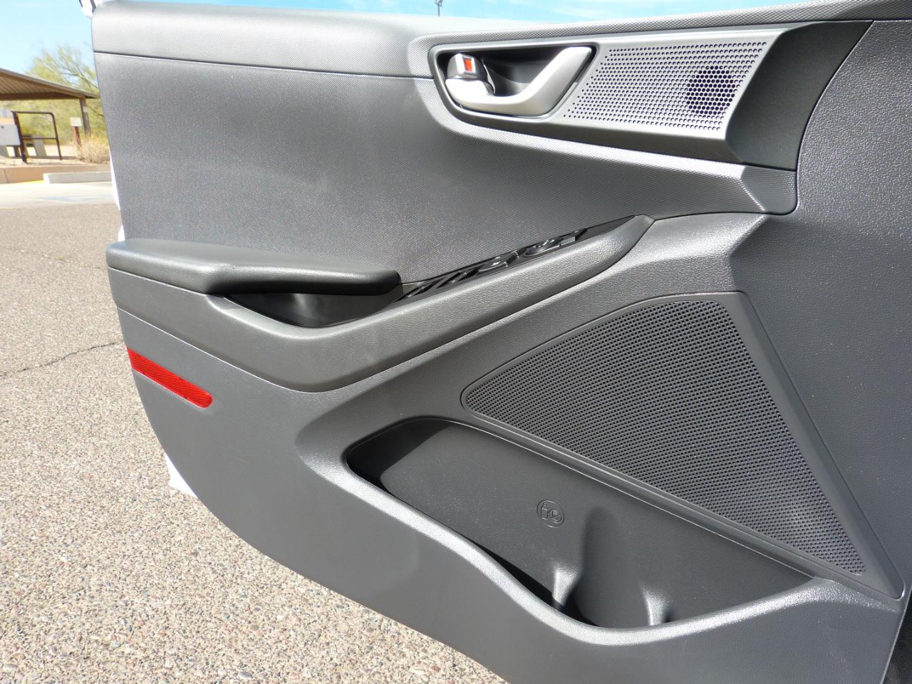 Hyundai Ioniq photo 17