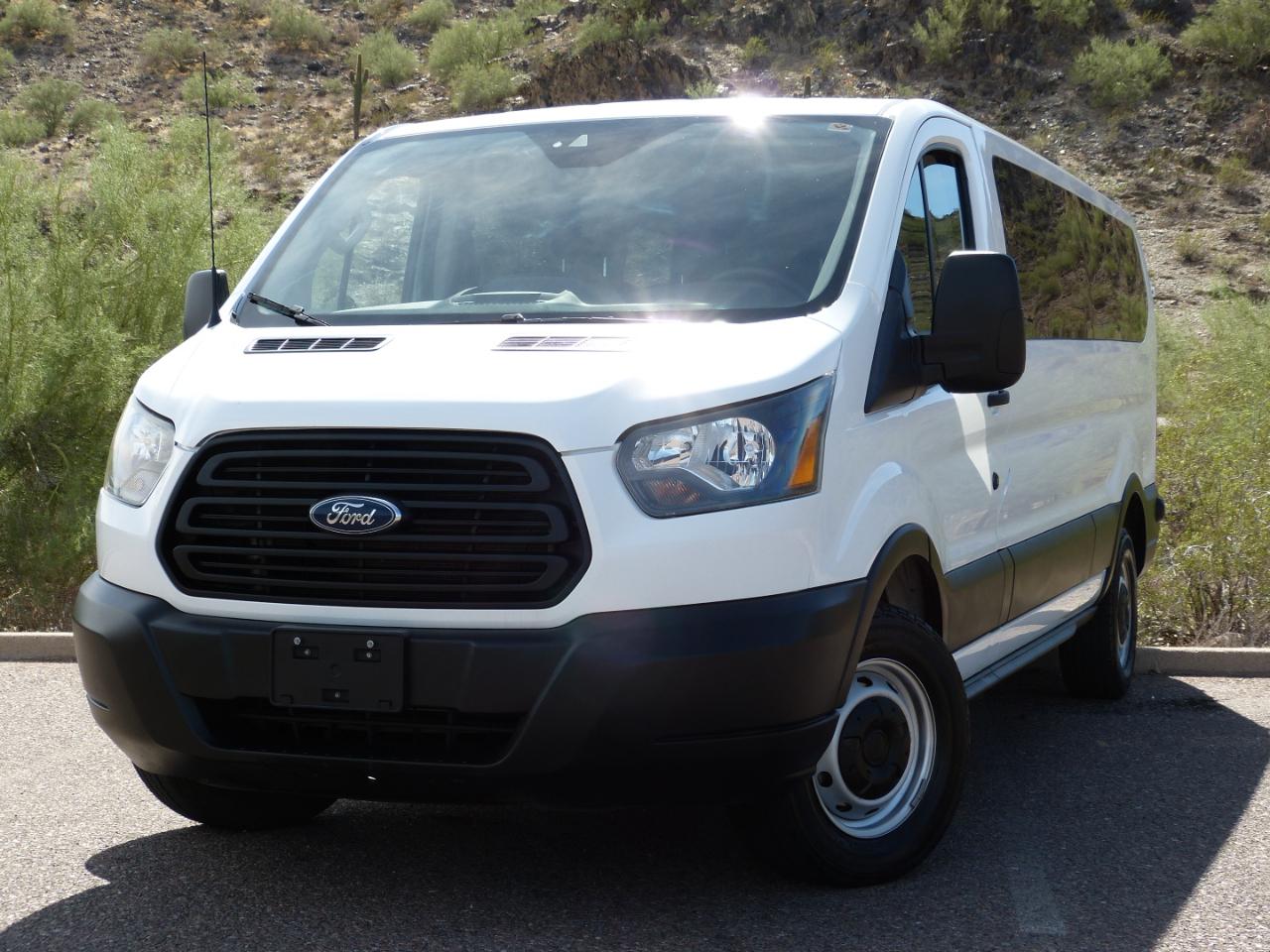 Ford Transit 350 Wagon Low Roof XLT w/Sliding Pass. 148-in. WB 2019