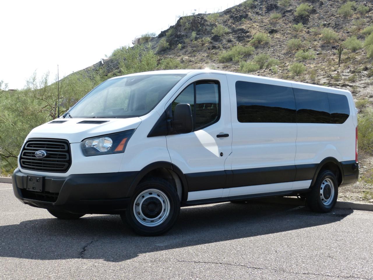 Ford Transit 350 Wagon Low Roof XLT w/Sliding Pass. 148-in. WB 2019