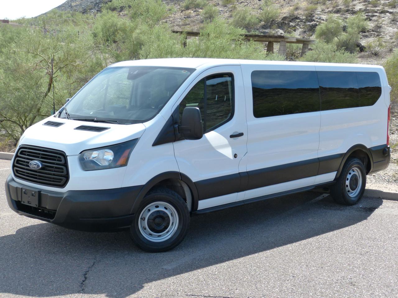Ford Transit 350 Wagon Low Roof XLT w/Sliding Pass. 148-in. WB 2019