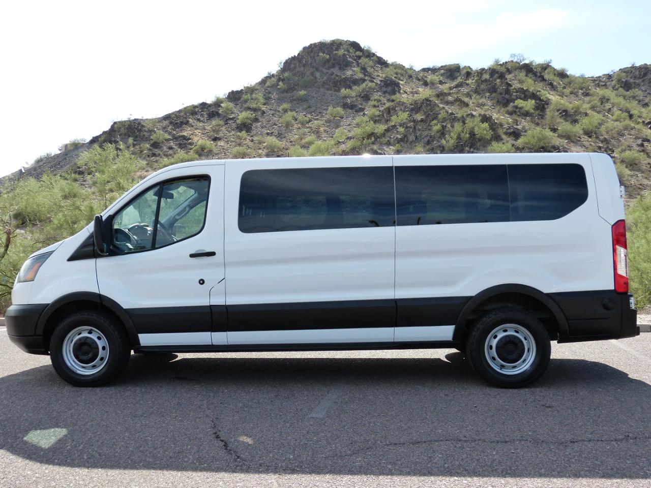 Ford Transit 350 Wagon Low Roof XLT w/Sliding Pass. 148-in. WB 2019