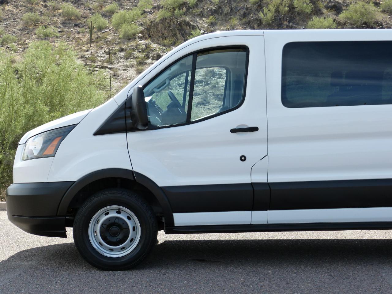 Ford Transit 350 Wagon Low Roof XLT w/Sliding Pass. 148-in. WB 2019