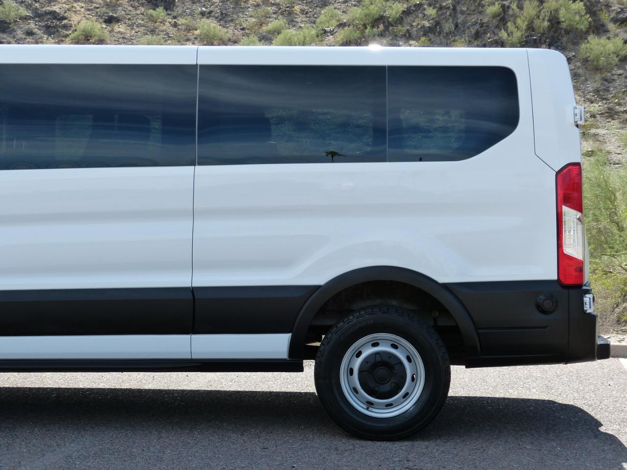 Ford Transit 350 Wagon Low Roof XLT w/Sliding Pass. 148-in. WB 2019