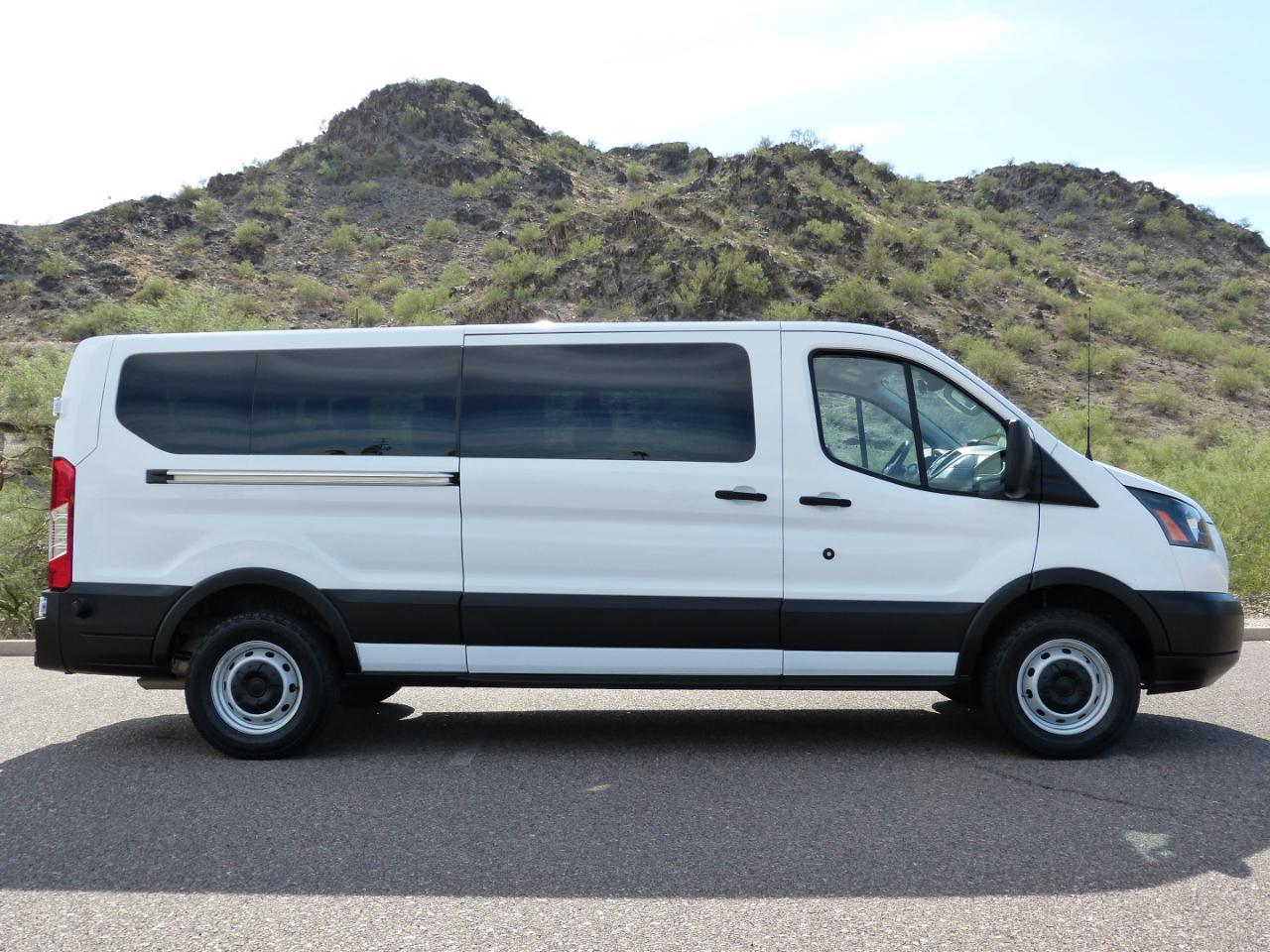 Ford Transit 350 Wagon Low Roof XLT w/Sliding Pass. 148-in. WB 2019